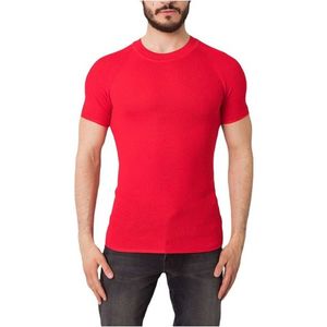 červené pletené tričko vyobraziť