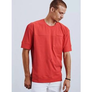 Červené tričko v trendovom prevedení vyobraziť