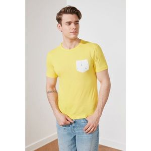 Trendyol Yellow Men Slim Fit Bike Collar Short Sleeve Pocket T-Shirt vyobraziť
