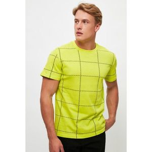 Trendyol Green Men's Regular Fit Short Sleeved T-Shirt vyobraziť