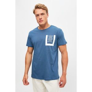 Trendyol Indigo Men's Regular Fit Crew Neck Short Sleeve Printed T-Shirt vyobraziť