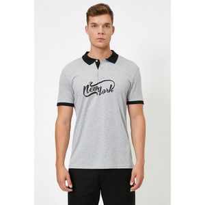 Koton Men's Grey Polo Neck Short Sleeve Printed T-Shirt vyobraziť
