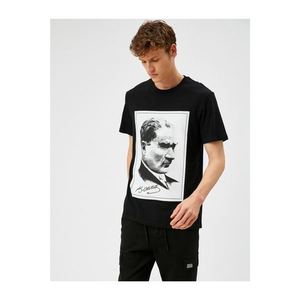 Koton Men's Black Atatürk T-Shirt Crew Neck Cotton vyobraziť