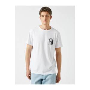 Koton Men's White Atatürk Printed Crew Neck Short Sleeve Cotton T-Shirt vyobraziť