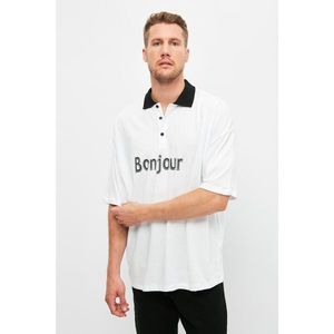 Trendyol White Men's Oversize Short Sleeve Printed Polo Neck T-shirt vyobraziť