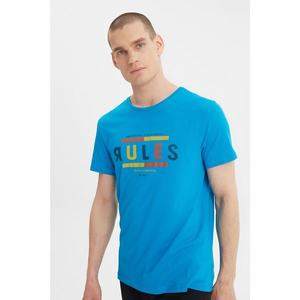 Trendyol Blue Men's Slim Fit Slogan Printed Short Sleeve T-Shirt vyobraziť