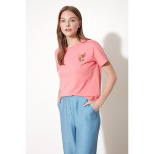 Trendyol Pink Embroidered Semifitted Knitted T-Shirt vyobraziť