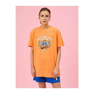 Koton Women's Orange Print Printed Crew Neck T-Shirt vyobraziť