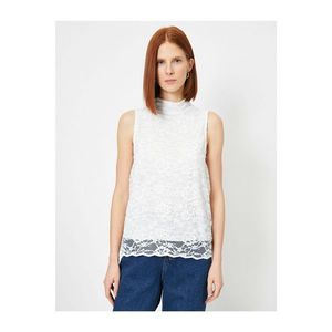 Koton Women's White Lace Detail T-shirt vyobraziť