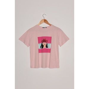 Trendyol Powder Printed Semifitted Knitted T-Shirt vyobraziť