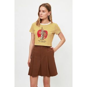 Trendyol Mustard Printed Crop Knitted T-Shirt vyobraziť