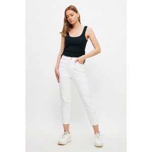 Trendyol White Petite High Waist Mom Jeans vyobraziť