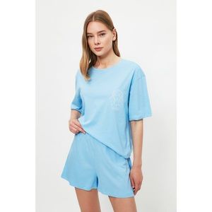 Trendyol Blue Virgo Embroidered Knitted Pajamas Set vyobraziť