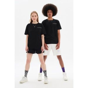 Trendyol Black Unisex Regular Fit T-Shirt vyobraziť