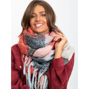 Coral-pink fringed shawl vyobraziť