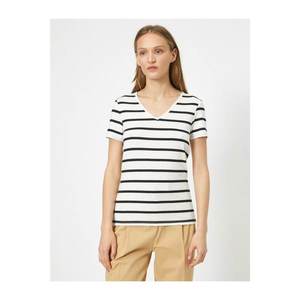 Koton Women's White Striped T-Shirt vyobraziť