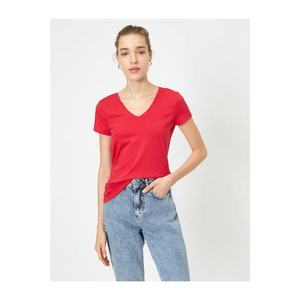 Koton Women's Red Standard Cut V-Neck Basic T-shirt vyobraziť