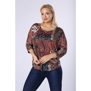 knitted blouse with 3/4 sleeves with a bat cut vyobraziť