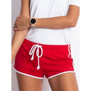 Red sweat shorts vyobraziť