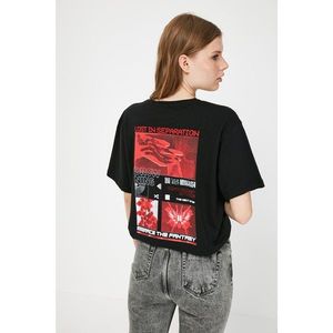 Trendyol Black Crew Neck Back Printed Boyfriend Knitted T-Shirt vyobraziť