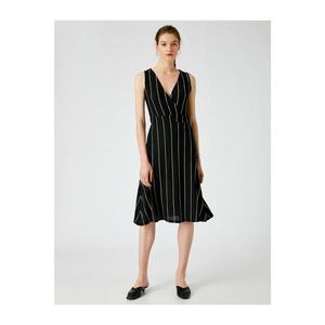 Koton Women's Black Striped V-Neck Dress vyobraziť