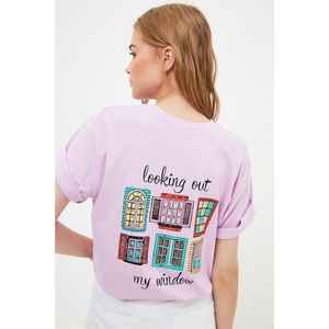 Trendyol Lilac Back Printed Boyfriend Knitted T-Shirt vyobraziť