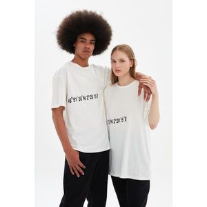 Trendyol White Unisex Oversize T-Shirt vyobraziť