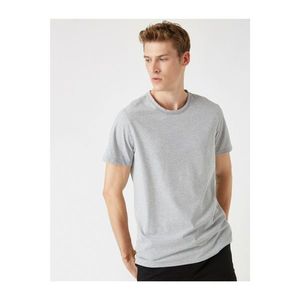 Koton Men's Gray Crew Neck Short Sleeve Basic T-Shirt vyobraziť