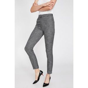 Koton Women Gray Patterned Trousers vyobraziť