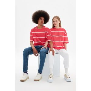Trendyol Red Unisex Oversize Striped T-Shirt vyobraziť