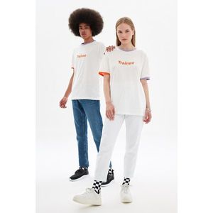 Trendyol White Unisex Regular Fit T-Shirt vyobraziť
