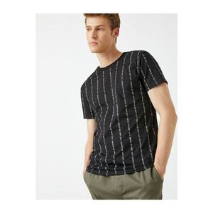 Koton Men's Black Slim Fit Striped Crew Neck Cotton T-Shirt vyobraziť