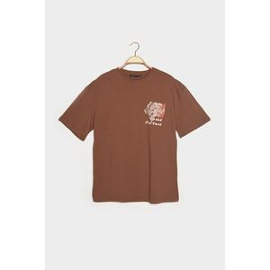 Trendyol Brown Men's Wide Cut Crew Neck Short Sleeve Printed T-Shirt vyobraziť