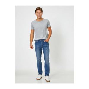 Koton Men's Navy Blue Pocket Jeans vyobraziť