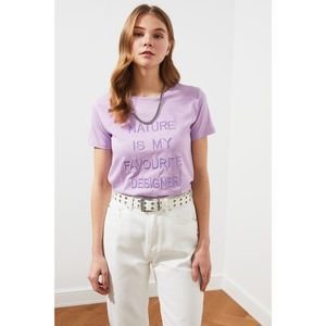 Trendyol Lilac Embroidered Basic Knitted T-Shirt vyobraziť