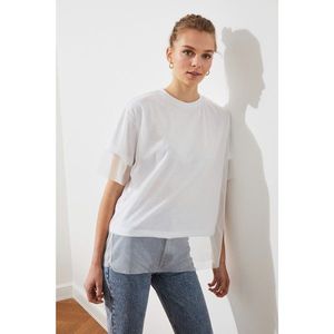 Trendyol Basic Knitted T-Shirt WITH White Tulle DetailING vyobraziť