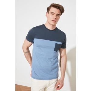Trendyol Navy Blue Men's Regular Fit Bike Collar Short Sleeve T-Shirt vyobraziť