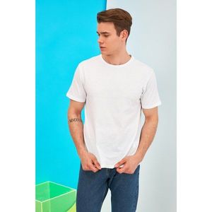 Trendyol White Men's Regular Fit Bike Collar Short Sleeve Printed T-Shirt vyobraziť