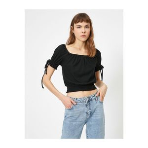 Koton Women's Black Hollow Collar T-Shirt vyobraziť