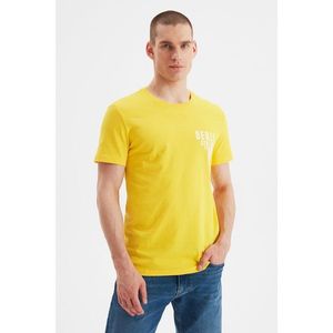 Trendyol Yellow Men's Slim Fit T-Shirt vyobraziť