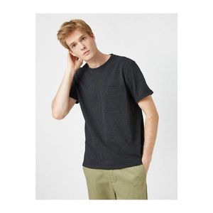 Koton Men's Grey Pocket Short Sleeve Basic T-Shirt vyobraziť