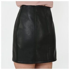 Firetrap Blackseal Black PU Skirt vyobraziť
