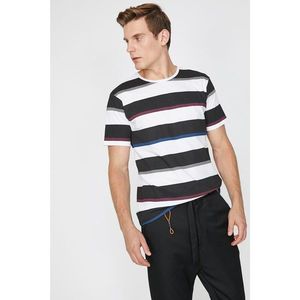 Koton Men's Ecru Short Sleeve Bike Collar Striped T-Shirt vyobraziť