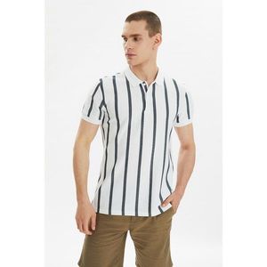 Trendyol White Men's Regular Fit Short Sleeve Piqué Polo Neck T-shirt vyobraziť