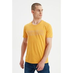 Trendyol Mustard Men's printed T-shirt vyobraziť