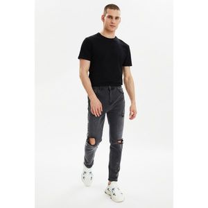 Trendyol Anthracite Men's Ripped Detailed Letter Printed Normal Waist Carrot Fit Jeans vyobraziť
