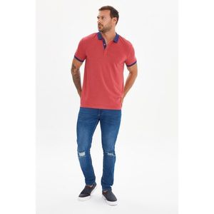 Trendyol Burgundy Men's Slim Fit Short Sleeve Buttoned Polo Neck T-shirt vyobraziť