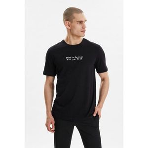 Trendyol Black Men's T-Shirt vyobraziť