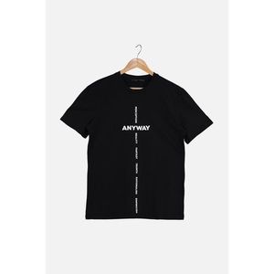 Trendyol Black Men's Slim Fit Crew Neck Short Sleeve Printed T-Shirt vyobraziť