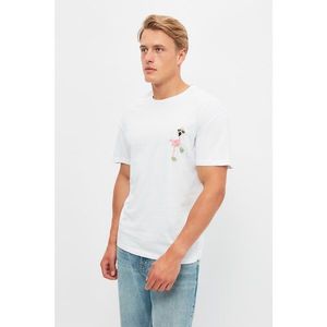 Trendyol White Men's Wide Cut Short Sleeve Embroidered T-Shirt vyobraziť